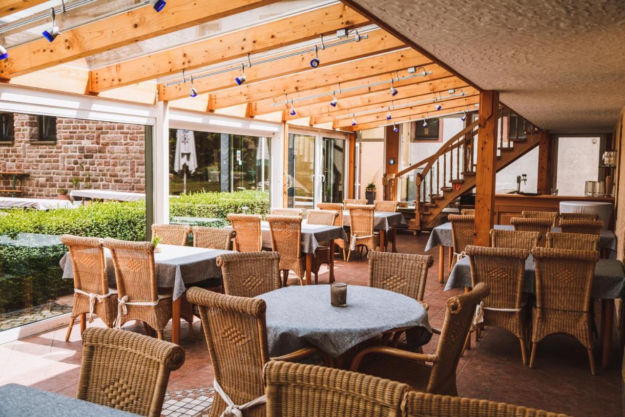 Hotel Fronhof Mettendorf ภายนอก รูปภาพ