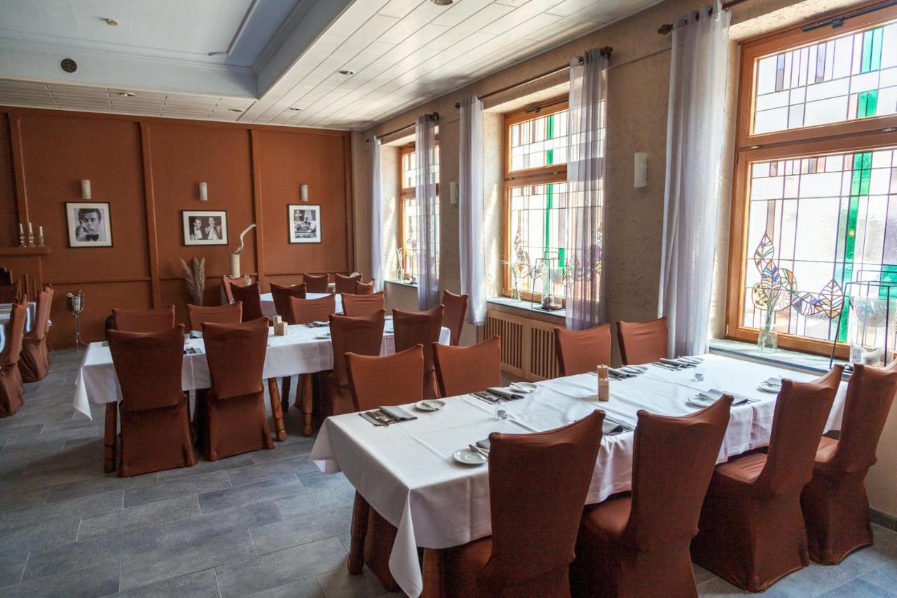 Hotel Fronhof Mettendorf ภายนอก รูปภาพ