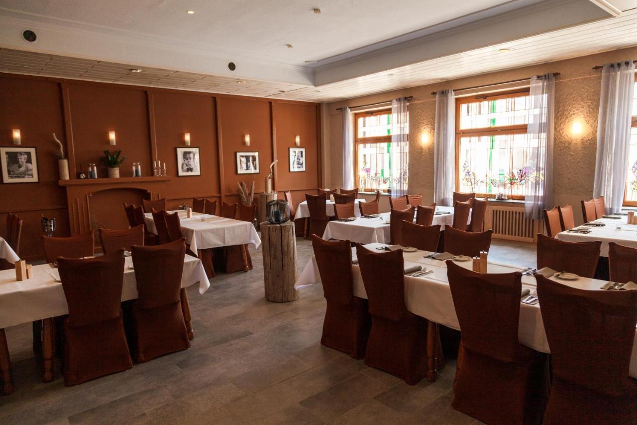 Hotel Fronhof Mettendorf ภายนอก รูปภาพ