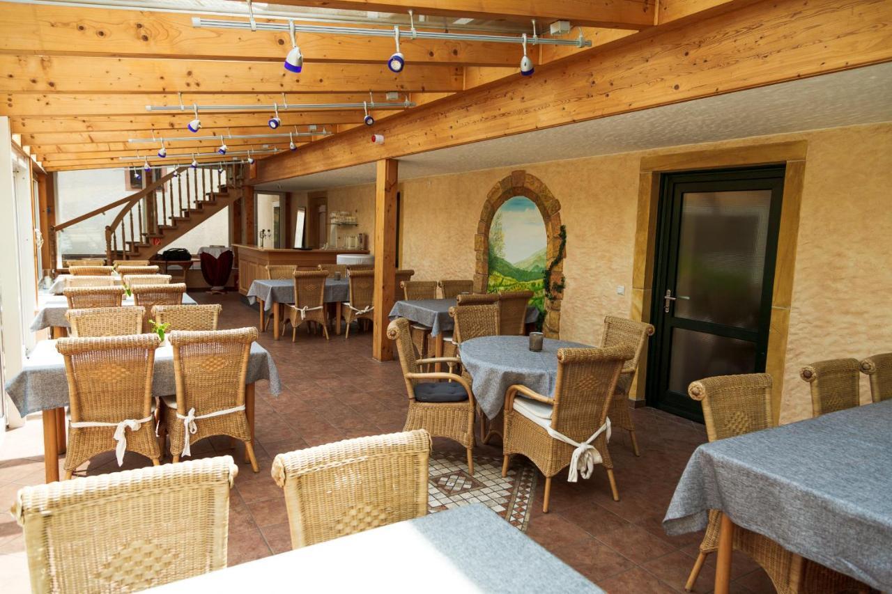 Hotel Fronhof Mettendorf ภายนอก รูปภาพ