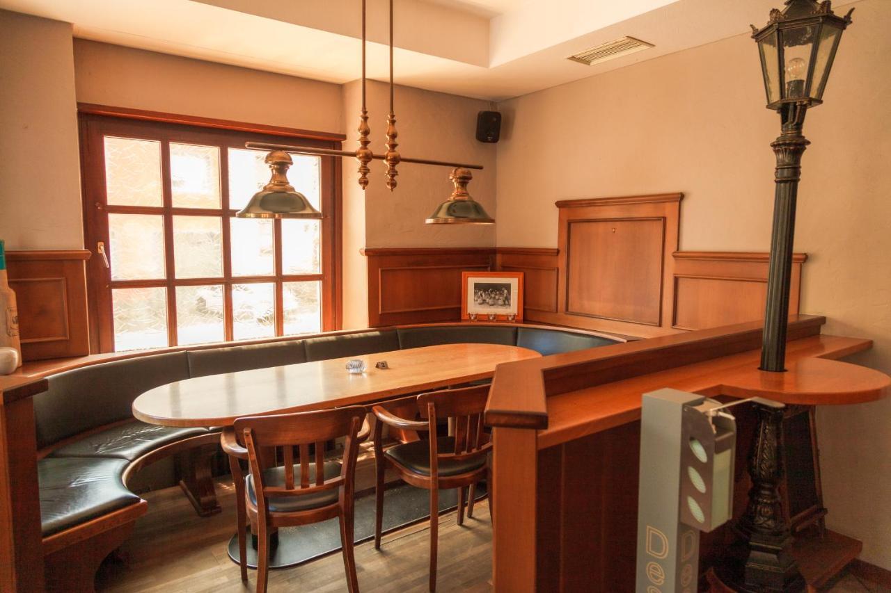 Hotel Fronhof Mettendorf ภายนอก รูปภาพ